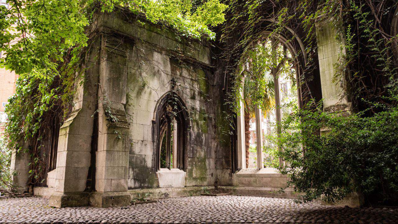 St dunstan-in-the-east Church Garden