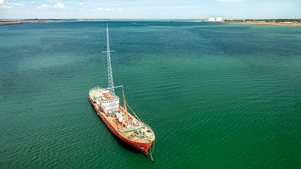 474 Radio Caroline shutter