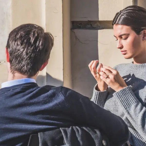 ¿Qué significan 'ghosting', 'gaslighting' o 'love bombing'? Los nuevos términos en inglés para hablar de relaciones