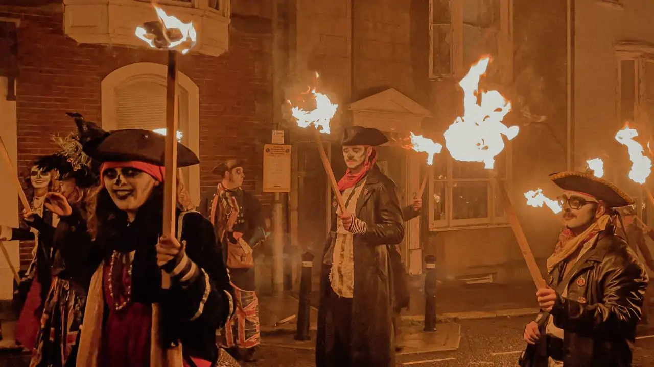 5 curiosas festividades británicas que probablemente no conocías