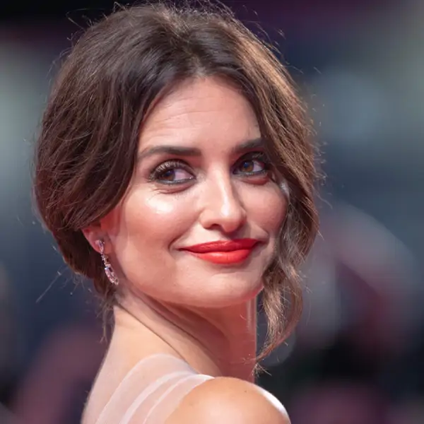 Penélope Cruz: “Empecé a aprender inglés un poco tarde. Si quería trabajar en Estados Unidos, tenía que hacer un año intensivo. Tenía profesor todos los días”
