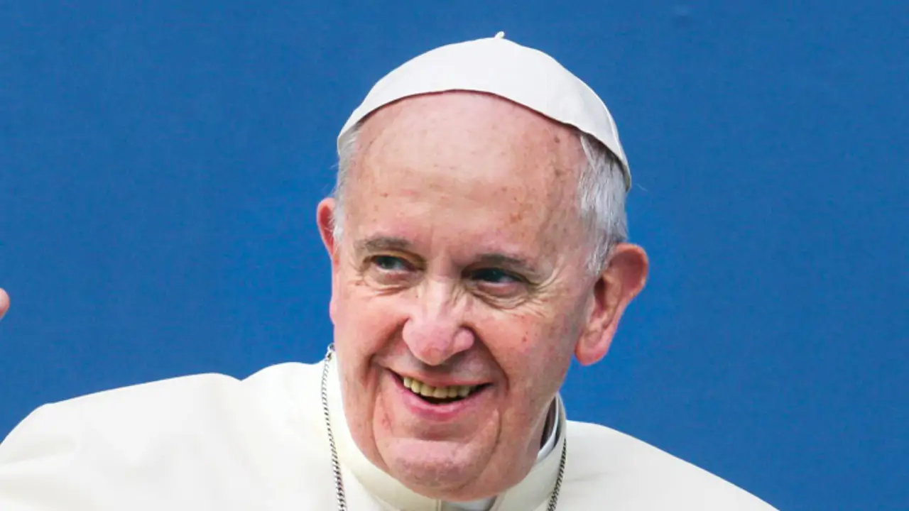  The New York Times: “An American Pope Emerges as a Potential Contrast to Trump”
