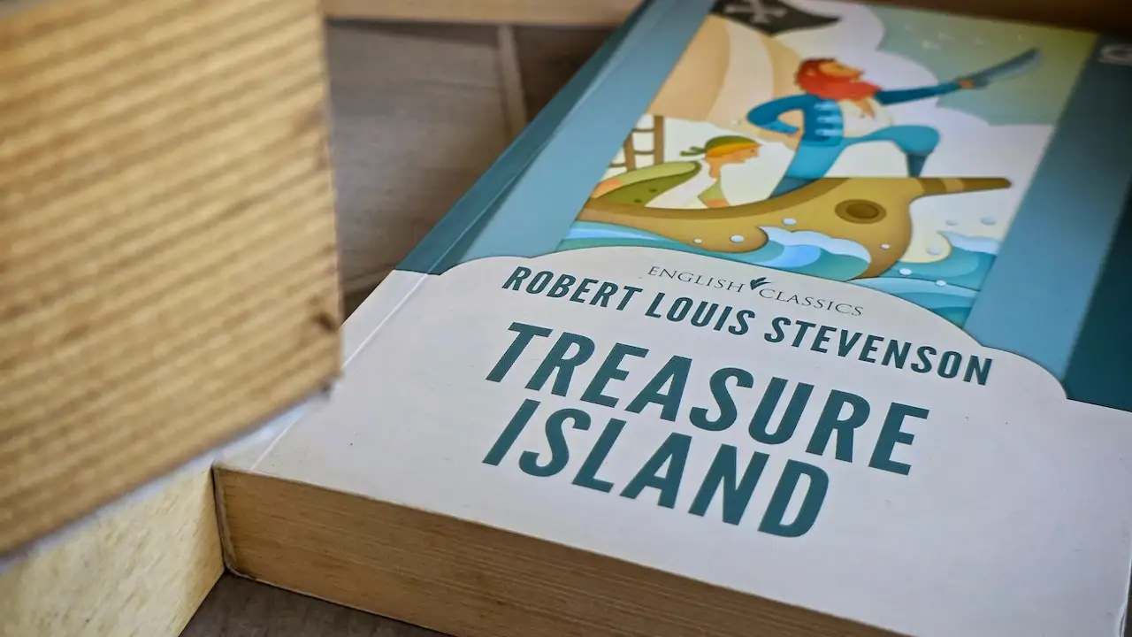 De "La isla del tesoro" a "El doctor Jekyll y Mr. Hyde": el mundo de Robert Louis Stevenson para leer en ingl&eacute;s