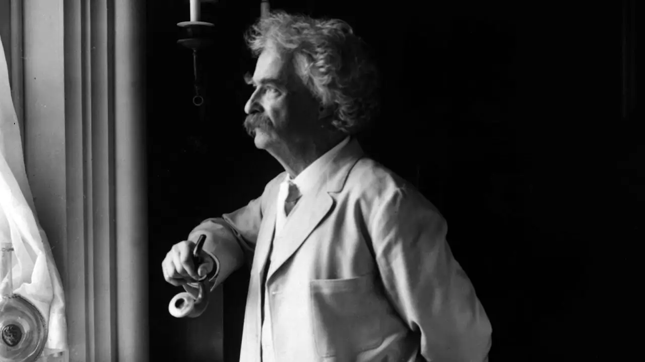 Mark Twain y su lecci&oacute;n sobre el ingl&eacute;s: "La diferencia entre la palabra correcta y la palabra casi correcta es la diferencia entre un rayo y una luci&eacute;rnaga"