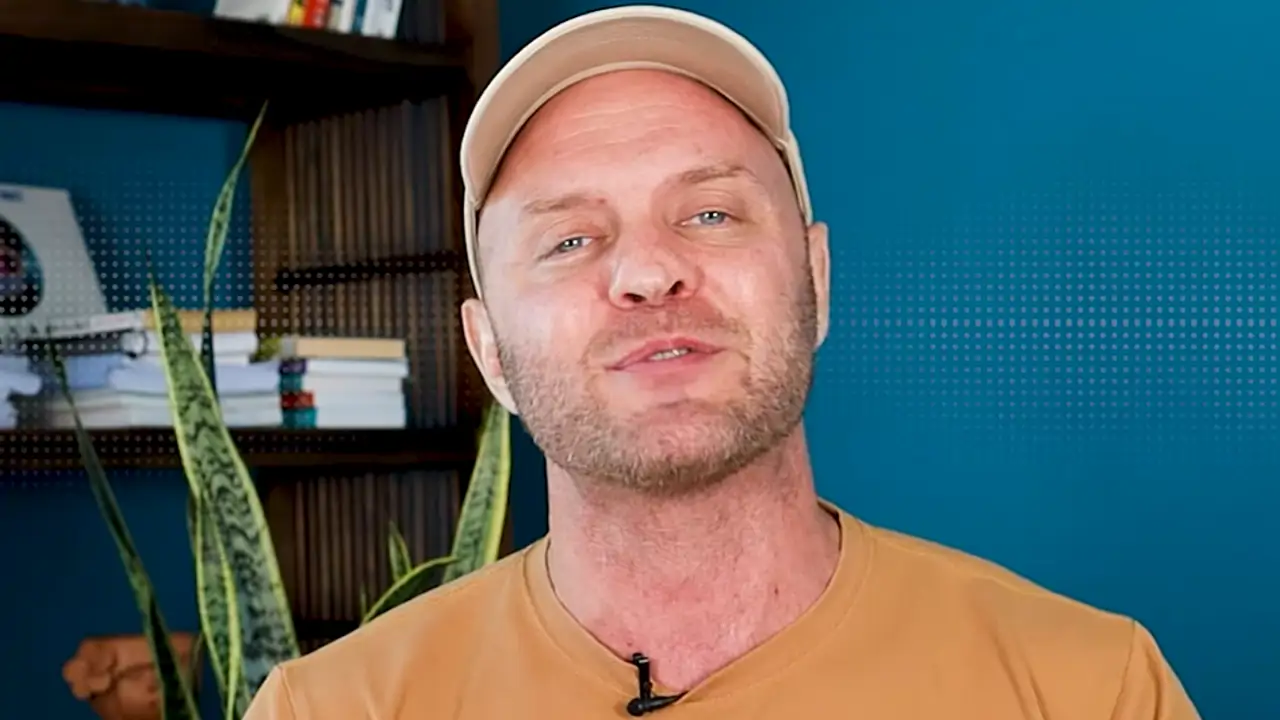 Cody Bouscaren, profesor de ingl&eacute;s: "Cuando nos quedamos en blanco ante una pregunta en ingl&eacute;s, es porque no estamos entrenados para responder r&aacute;pido"